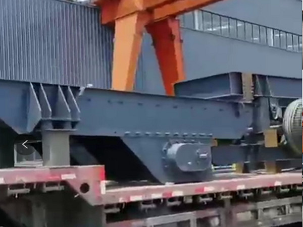 移動(dòng)制砂機(jī)發(fā)往云南